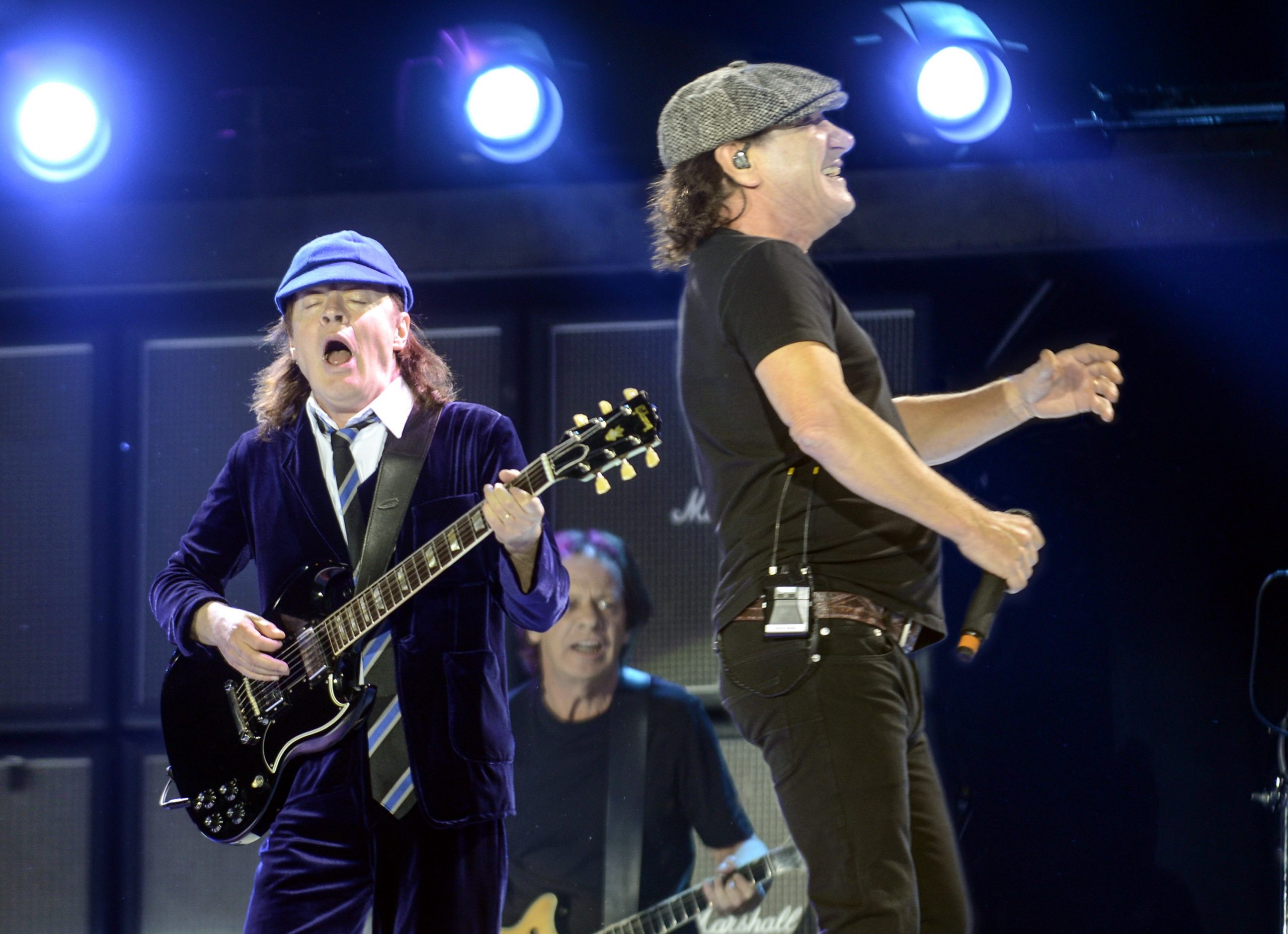 AC/DC electrizan España – KISS FM