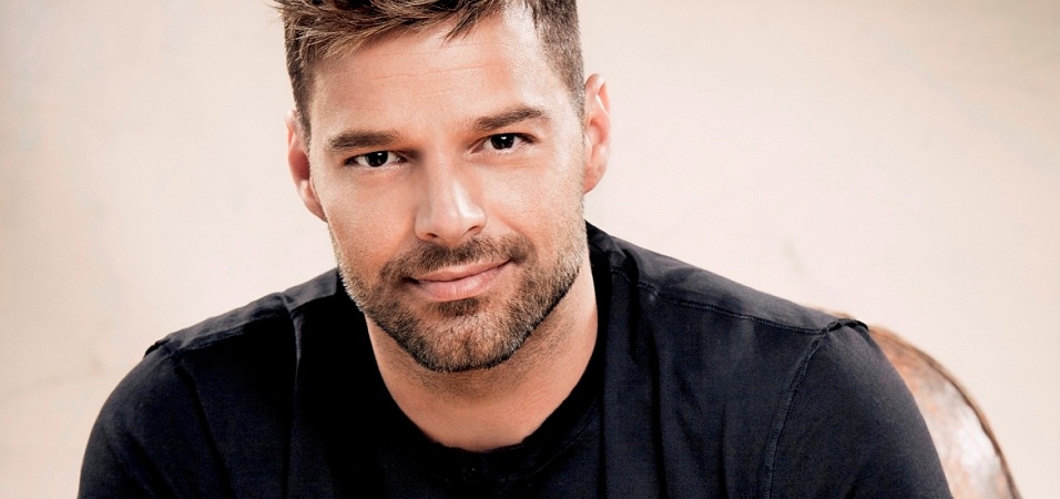  Ricky Martin cumple   años – KISS FM