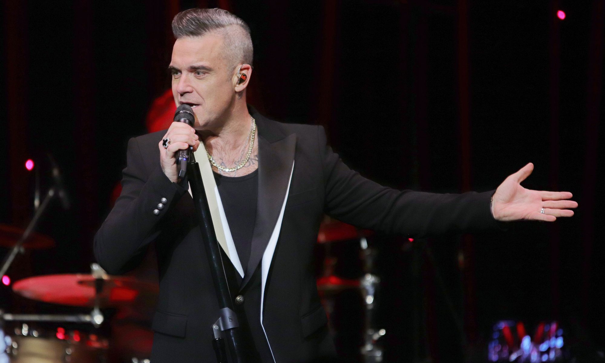 Robbie Williams lanzará nuevo disco
