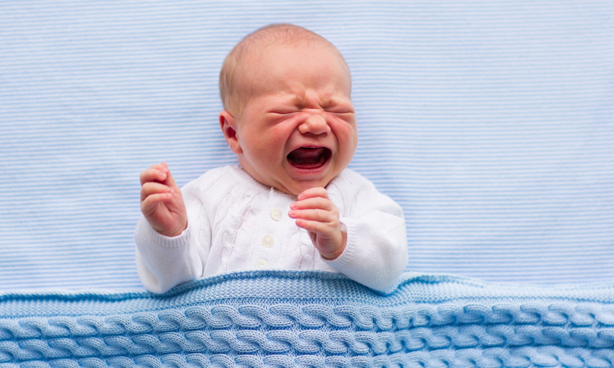 Los bebés de padres mayores lloran de forma diferente