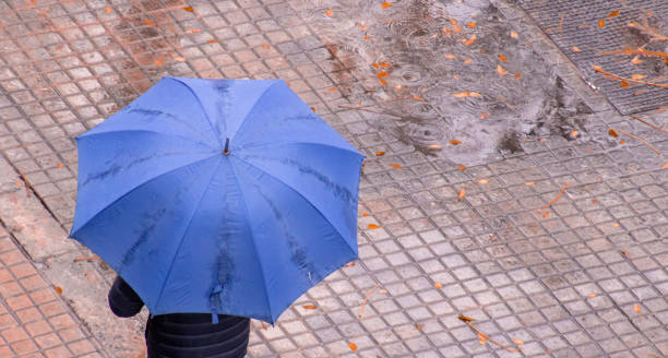 ¿Sabes por qué el paraguas da mala suerte?