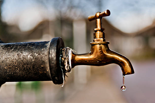 Limitar los usos de agua para el consumo humano