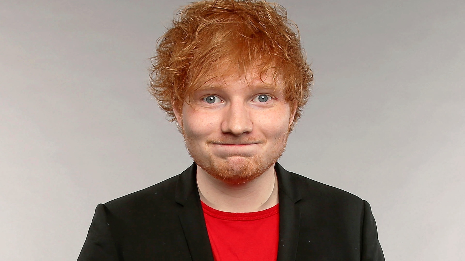 ¿Ed Sheeran sirviendo perritos calientes?