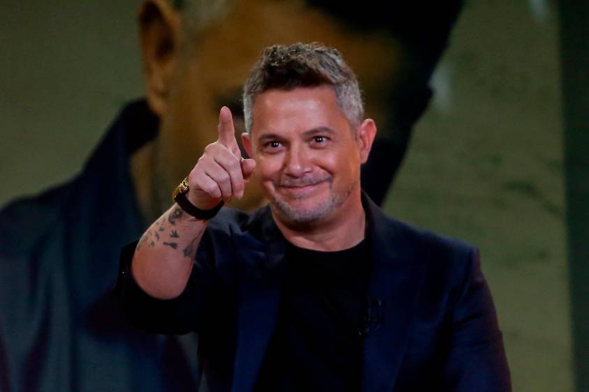 Alejandro Sanz, homenaje entre fuego y tradición