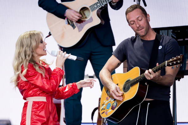 Kylie Minogue y Coldplay unen fuerzas en una canción cargada de emoción
