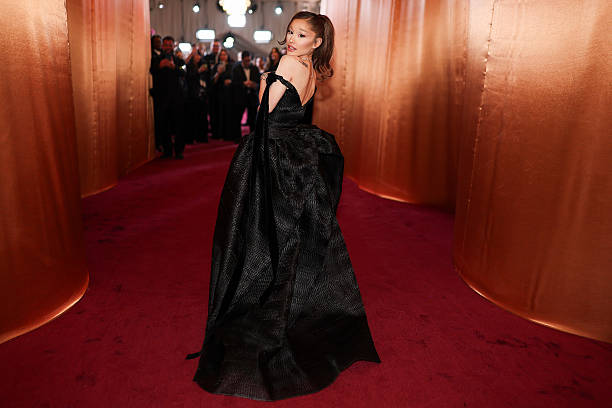 Ariana Grande vuelve a los escenarios con un regreso que promete guerra de opiniones en el setlist