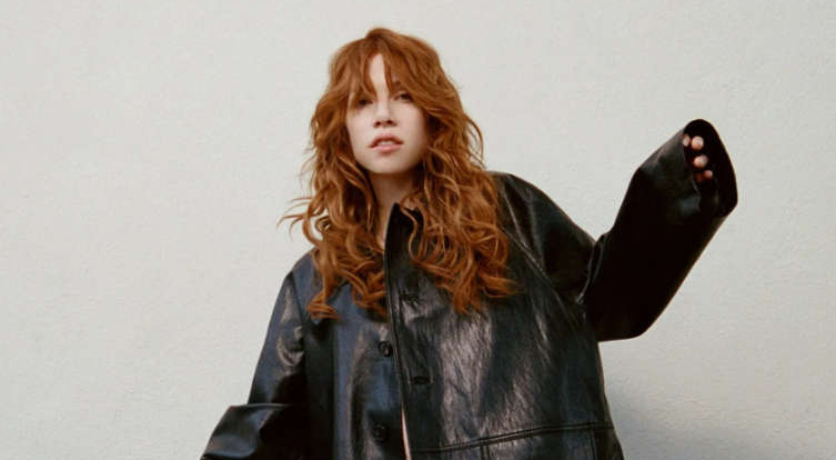 Carly Rae Jepsen vuelve a la pista
