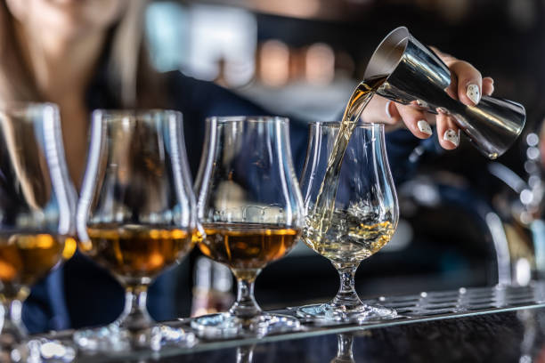 ¿Y si tener el estómago vacío también despertara las ganas de beber?